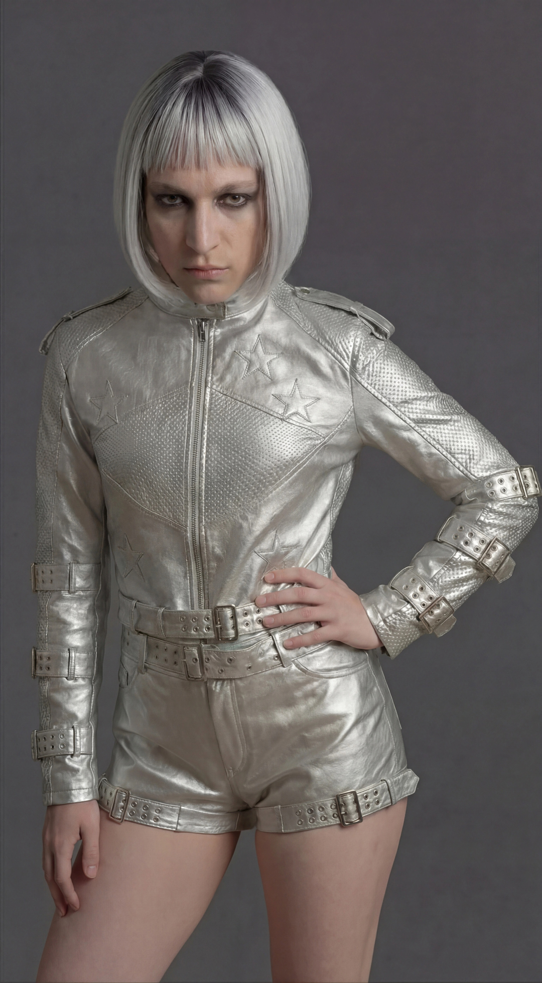 Portrait photo of Rita Rahimi. Nonbinary queer artist. --rr, RR, Ramin Rahimi, FANA, ریتا رحیمی، رامین رحیمی، فنا، آهو