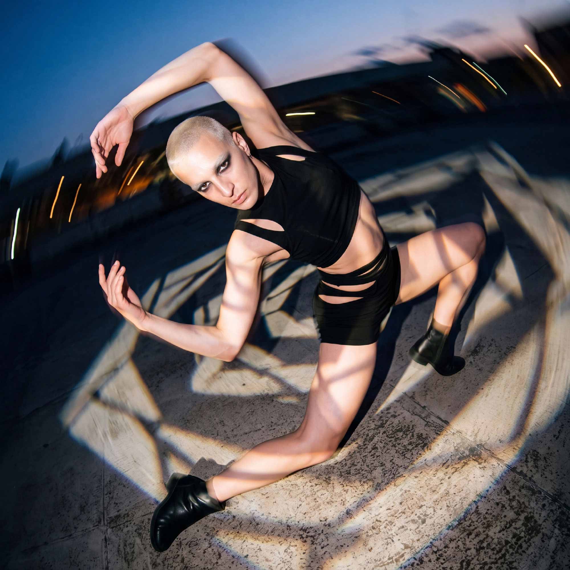 Rita Rahimi in a movement-based photographic composition
