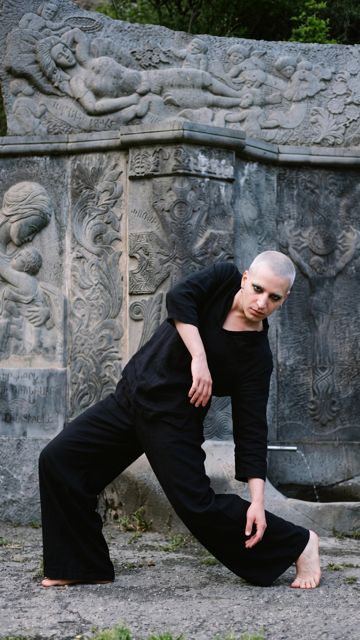 Rita dance pose